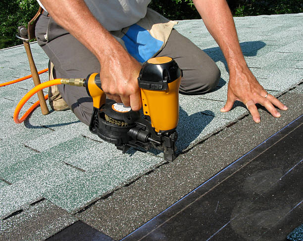 Best Shingle Roofing Installation  in Hiawatha, KS